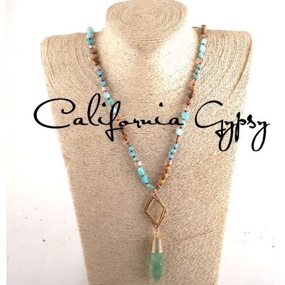 Green Aventurine Quartz Pendant Necklace - Picture 2 of 4